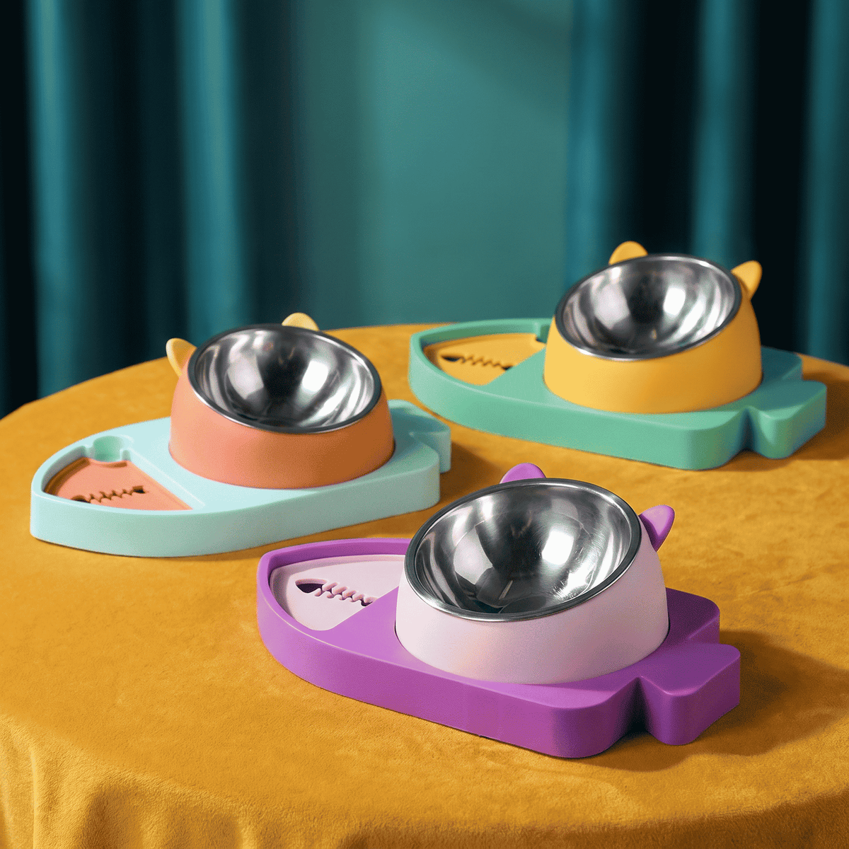Fish - Shaped Pet Feeder And Water Dispenser – 3 - in - 1 - Slow Feeding Bowl - TinPaw