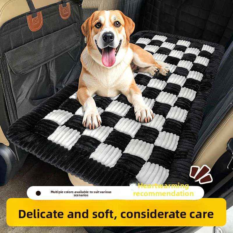 Plush Checkerboard Dog Mat – Warm Sofa & Floor Bed - Dog Beds & Furniture - TinPaw